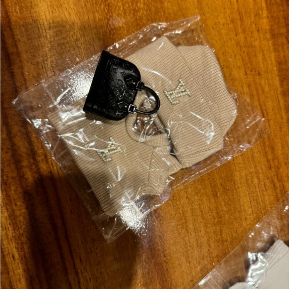 Private listing - Picture 2 of 5